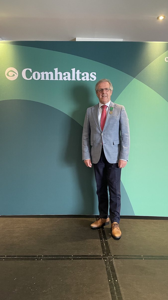 Ag súil go mór le Comhdháil Bhliantúil an Chomhaltais i Sligeach an deireadh seachtaine seo.    Looking forward to the Comhaltas Annual Congress in Sligo this weekend.