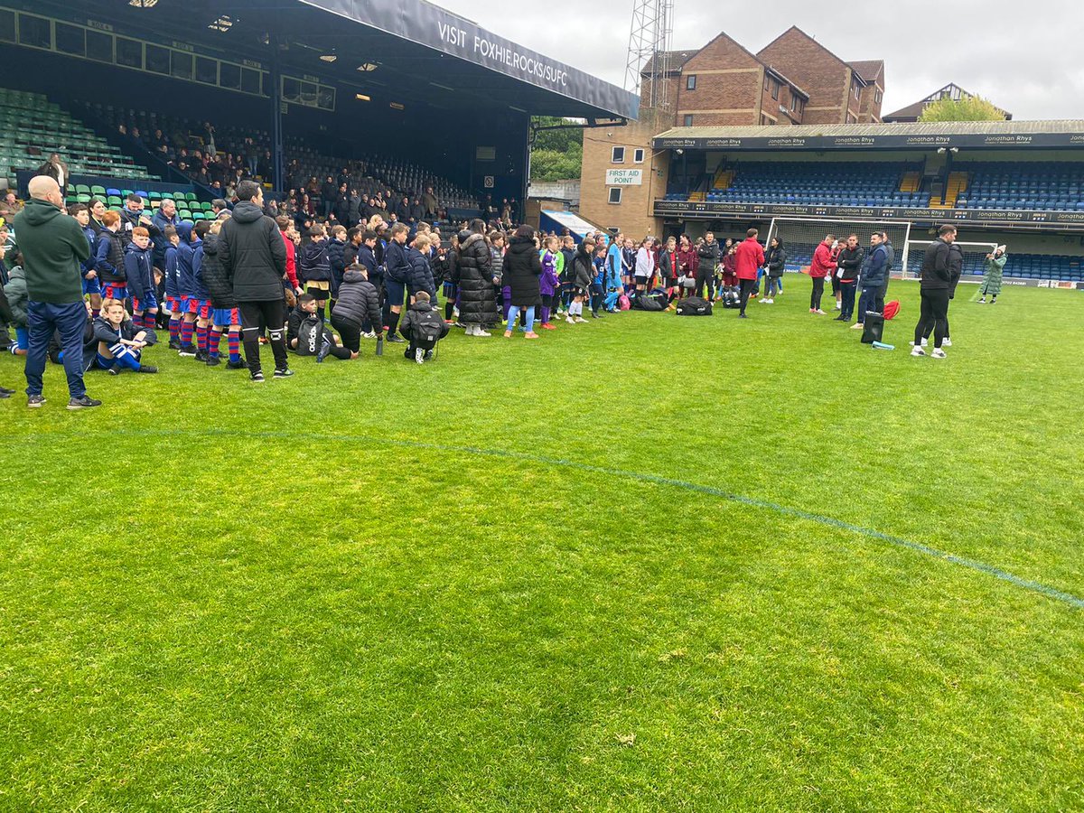 SUCF Annual Community Games ⚽️🏆

It’s great to welcome 24 schools to our tournament at Roots Hall Stadium 🏟️ 

Even the weather can’t stop the fun 😁

Keep an eye out to see who takes the trophies home 👀

#PLPrimarysStars @TheNLTrust @PLCommunities