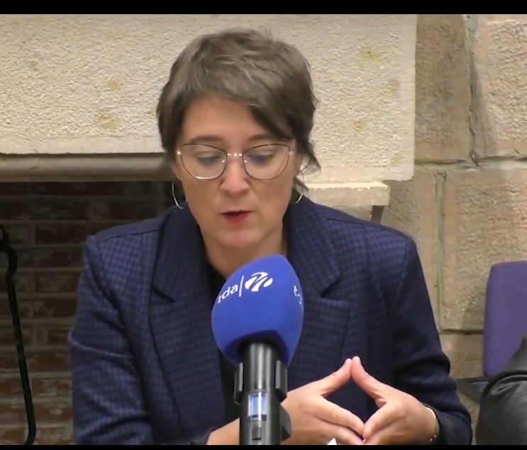 Hoy viernes a las 13:30, hablamos en #RadioDonosti con la Alcaldesa de #errenteria  , @AizpeaOM , sobre la actualidad económica de la Villa.

Muy buenas noticias con la incorporación de 3,9 millones de euros al presupuesto 2024 para desarrollar los proyectos del plan de mandato