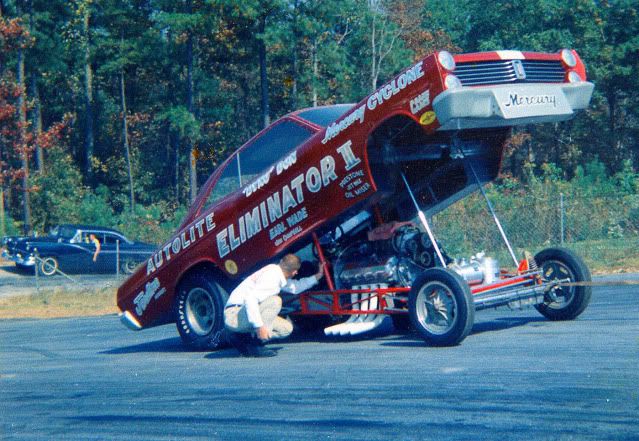 #FunnyCarFriday 
I believe this is at my old home track, Southeastern International Dragway, in Dallas Ga.
📸internet