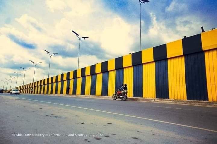 Inside_abia's tweet photo. @Mindset_Post Osisioma flyover commissioning by Wike https://t.co/qGbl1vXU6l
