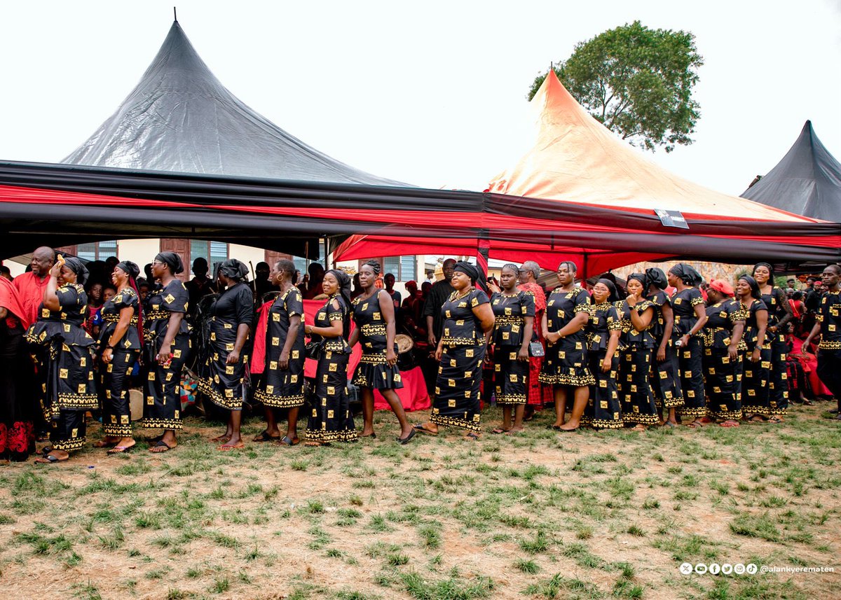 AlanKyerematen's tweet photo. I attended the 40 days observance of the late Nana Ampem Darkookoman Tufuhene of Akropong Akuapem. I offer my deepest condolences to Nananaom, his family and the Akropong Akuapem communities. 

1/2 https://t.co/f1Yxt2R4x2