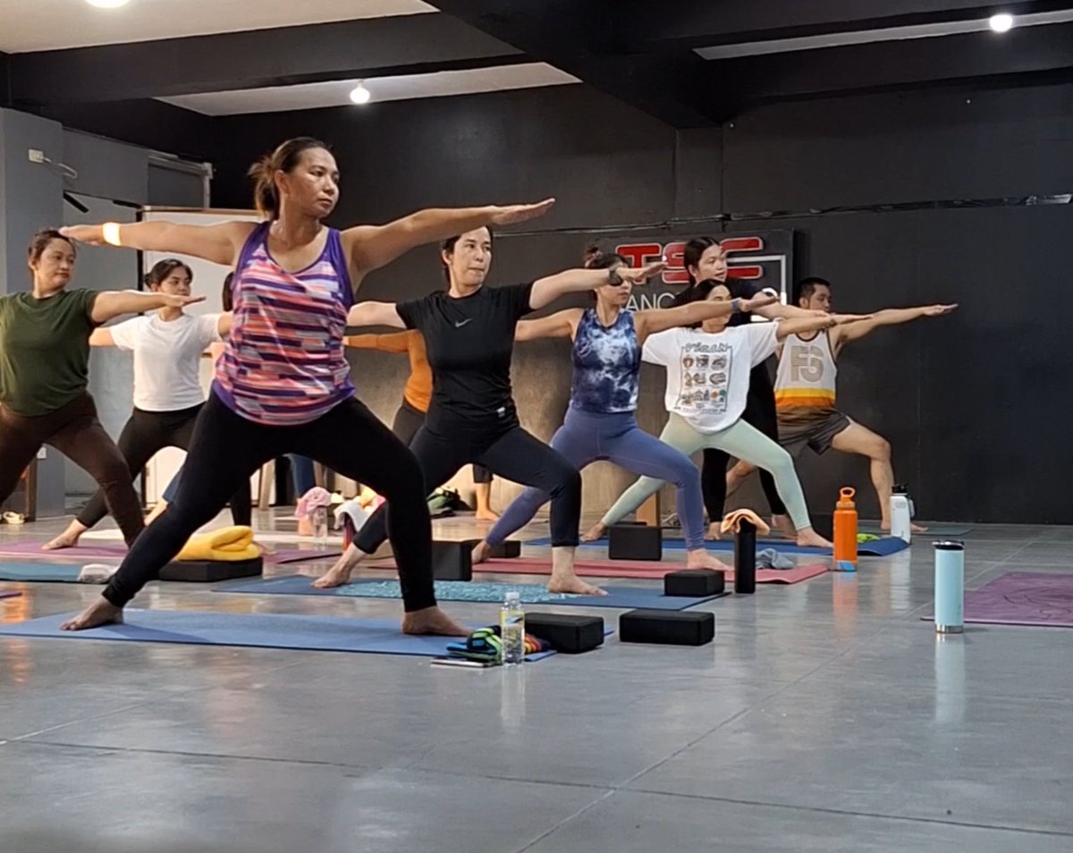 JolsWrites1's tweet photo. The role of a yoga teacher is not just to teach the students the asan. But more allowing the student to move in such a manner where they can stay calm even in challenging asanas. Turn inward, gain confidence and understand how you can stay in the moment. 

❤️ https://t.co/W4V4LGb7BE