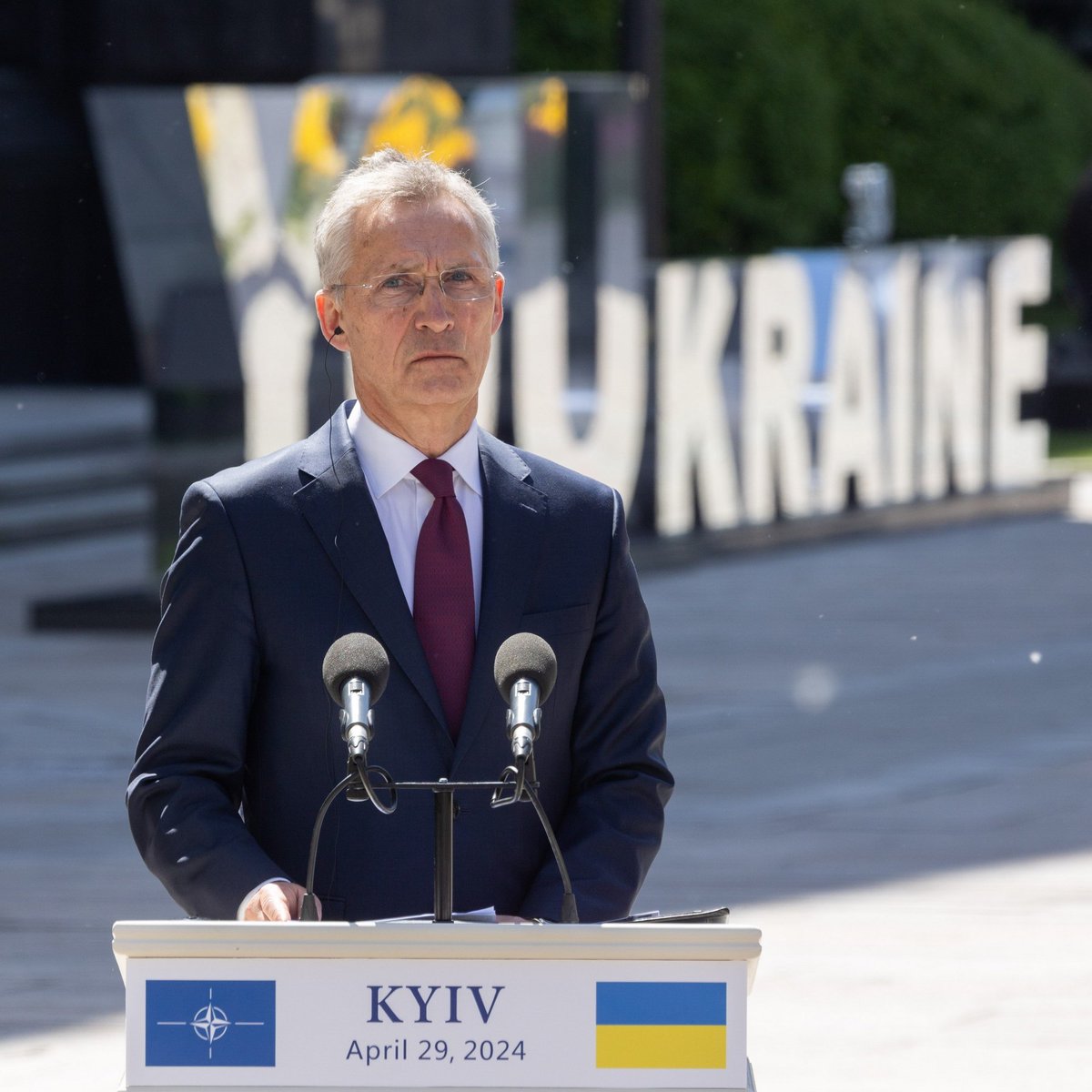 “Moscow must understand: They cannot win. And they cannot wait us out.” NATO Secretary General Jens Stoltenberg is calling for a five-year $100 billion weapons fund for Ukraine in order to help convince the Kremlin that time is not on Russia’s side businessukraine.ua/nato-chief-urg…