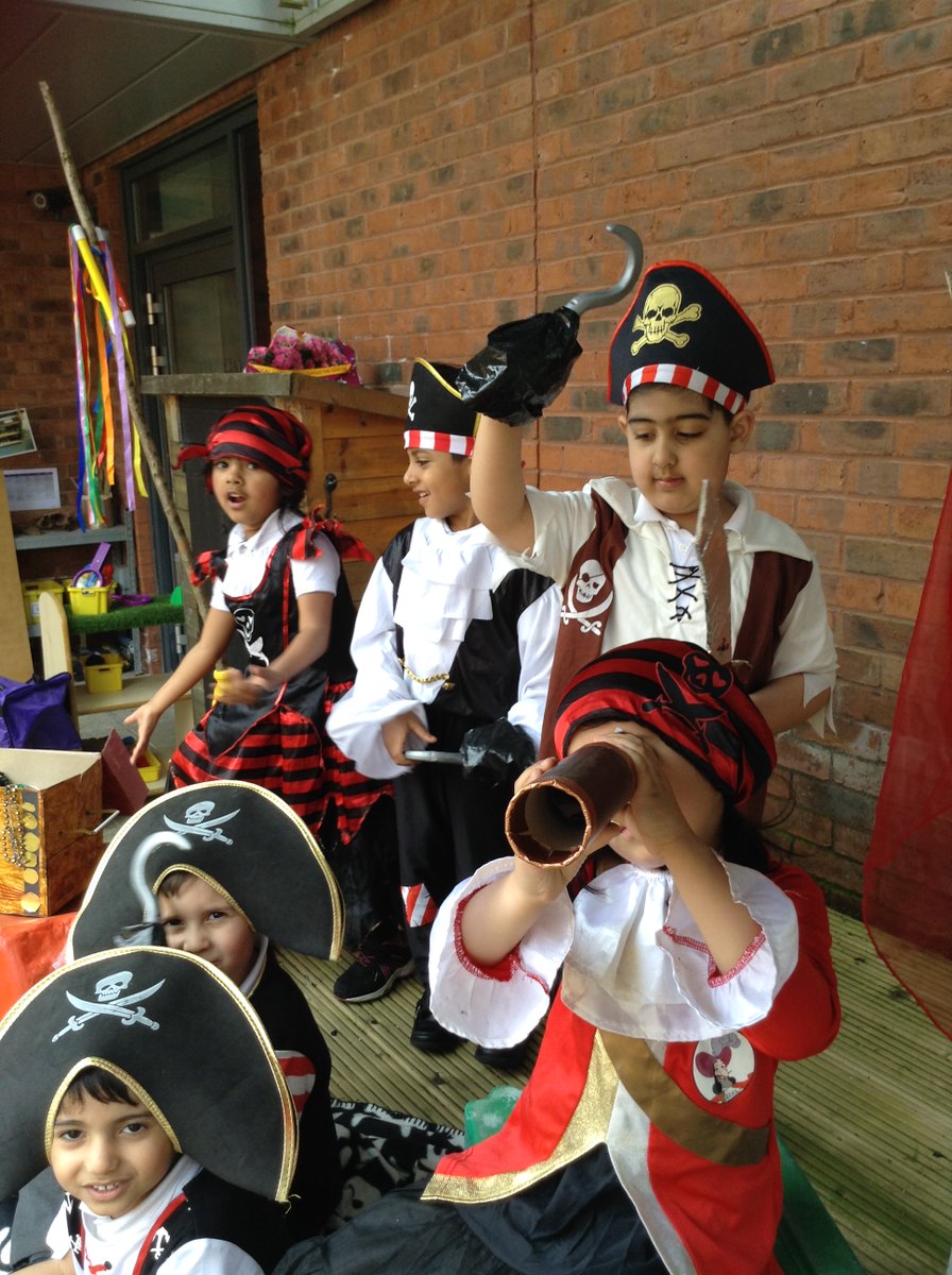 Oooooo arrrrggghhh!! Ash Class have had so much fun making up and acting out pirate stories this week! We are rough, tough parents, just like in 'The Night Pirates' by Peter Harris.