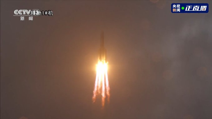 PointOrView's tweet photo. CHANG'E-6! Chinese Long March5 rocket, carrying the HISTORIC Chang'e-6 lunar probe, lifted off on human history's first of its kind mission.🇨🇳🚀 WATCH: https://t.co/D1iQ1qiofe #Moon #China #chinaspace #chinatech #ChinaMoonMission #ChangE6 #LongMarch5 #CZ5 #pointorview https://t.co/HbR1oHi3bA