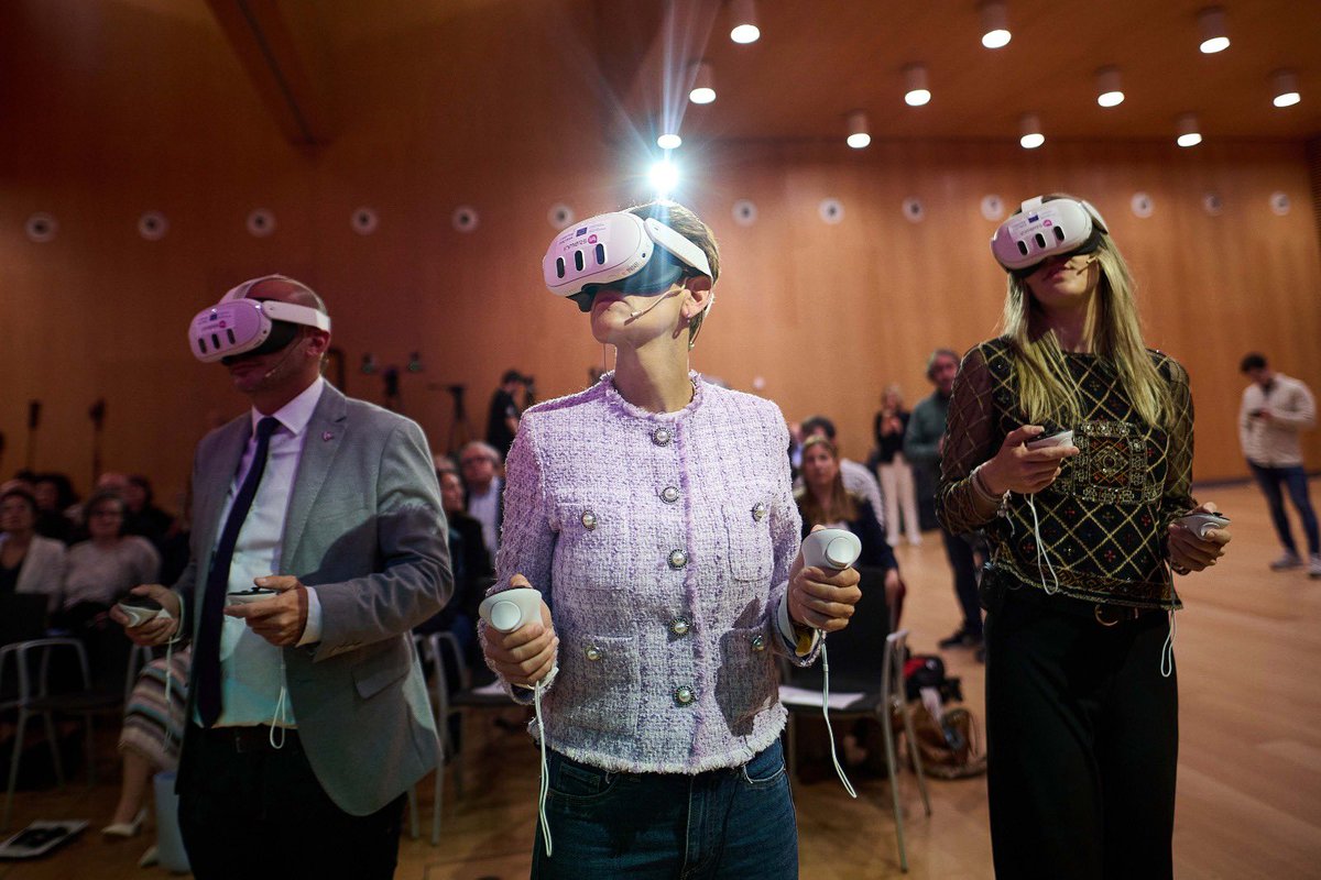 Fomentemos nuestra curiosidad sin ponernos límites, así lo he comprobado en el espacio InmersIA de <a href="/InfoCnai/">cnai</a>.

La realidad virtual y la IA han llegado. InmersIA optimizará el aprendizaje de idiomas en una colaboración transfronteriza.

 Acercando la tecnología de forma accesible.