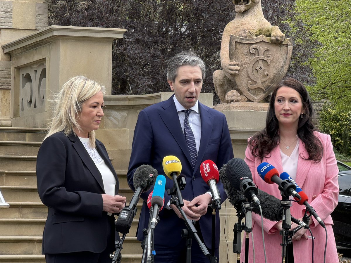 “I always think people’s families and people’s homes should be out of bounds. It was bedtime for my kids last night when this situation arose, I don’t think it’s appropriate” - Simon Harris speaking in Belfast on a demonstration outside his family home last night @VirginMediaNews