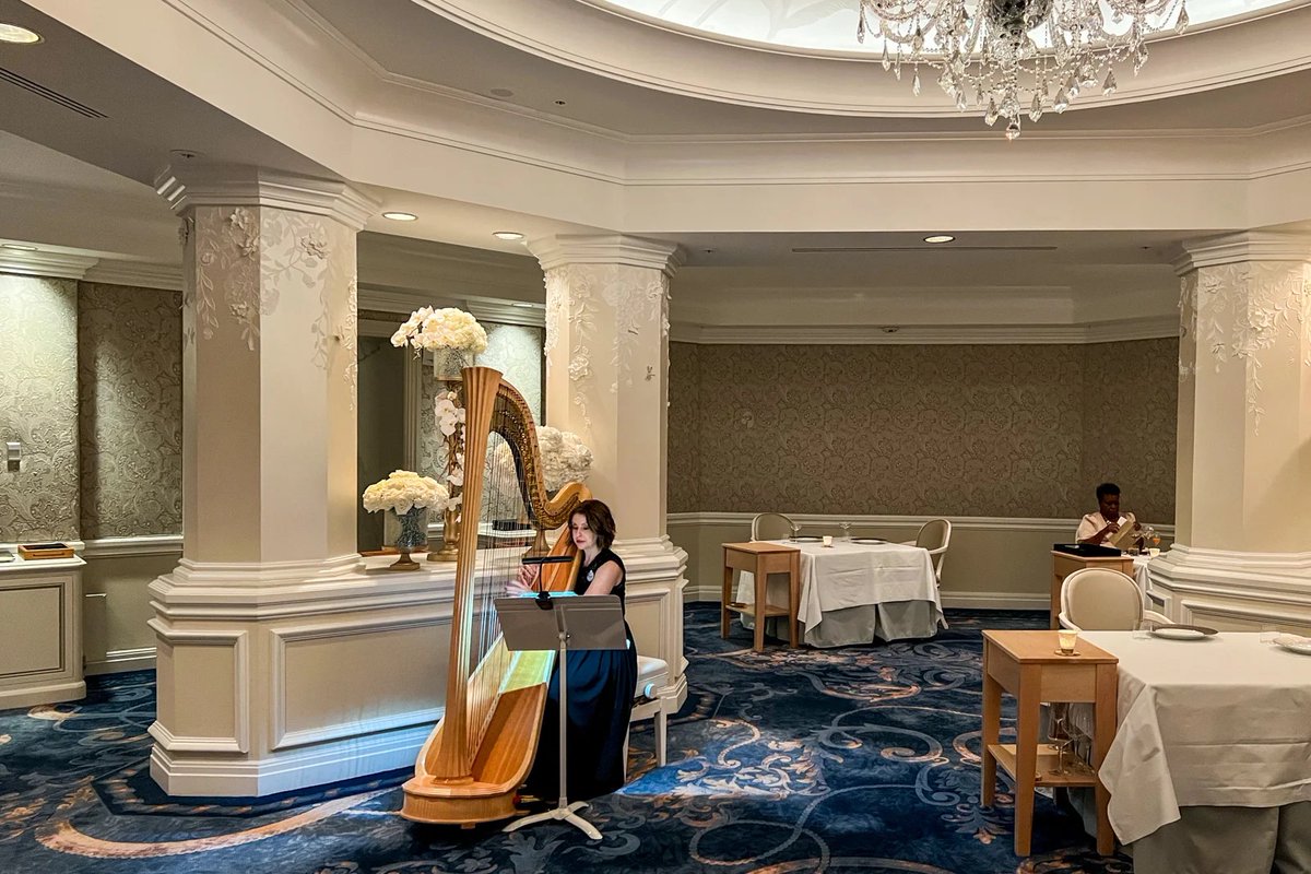 First theme park restaurant with a @michelinguide star! @victoriaandalberts at @waltdisneyworld's Grand Floridian offers exceptional $295 tasting menus in opulent ambiance. #MichelinStar #DisneyDining