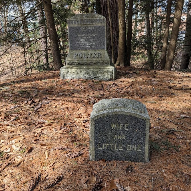 Small #gravestone for the 'wife and little one' of Asa Porter, Dartmouth College Cemetery. Asa wound up being buried far away from this stone which serves as a cenotaph.