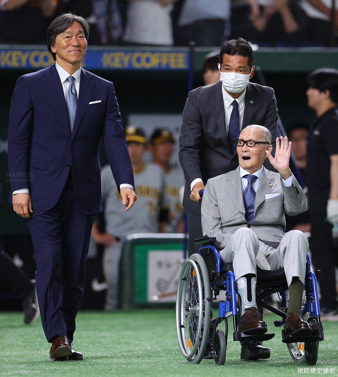 長嶋茂雄さん 右手左手両サイン ユニフォーム&キャップ 長嶋茂雄直筆