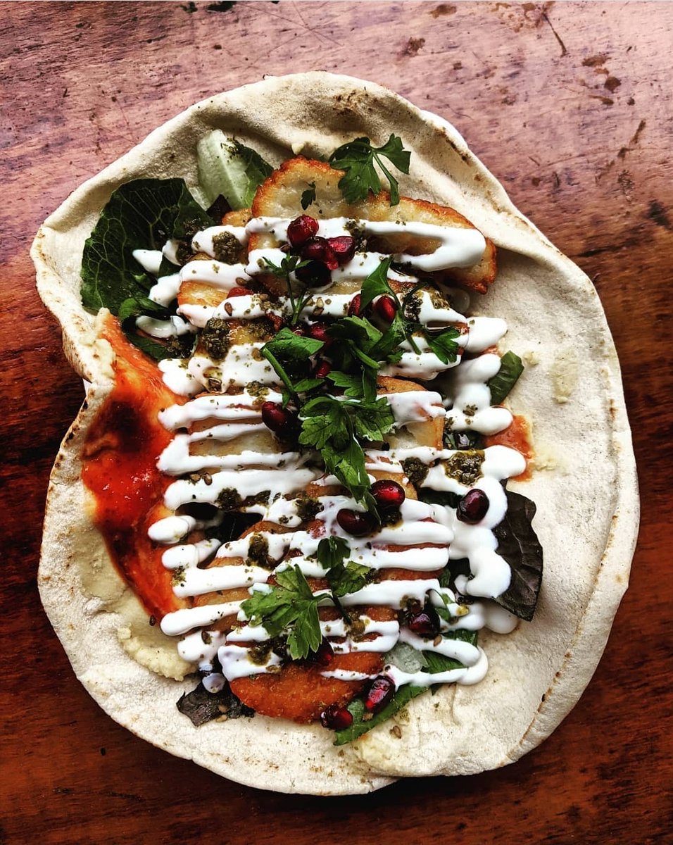 Scottish street food award finalists Soulfull have been serving their fresh & vibrant Middle Eastern inspired food at festivals, markets and pop ups throughout Scotland since 2020. 🌯 🥙 Available to order during Edinburgh Tradfest. There's something for everyone 😍.