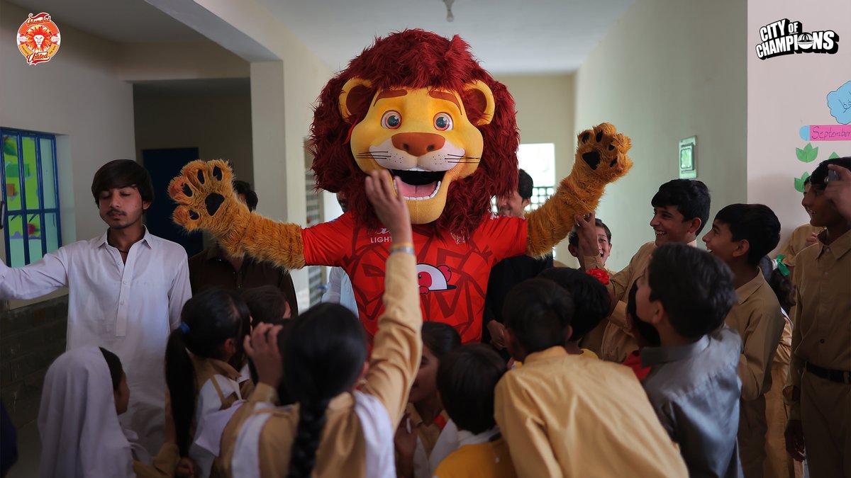 What a fantastic day it was! It's always good to meet and interact with young #Sherus. 🤗 #Victorycelebration #3xChampions #UnitedWeWin #CityOfChampions