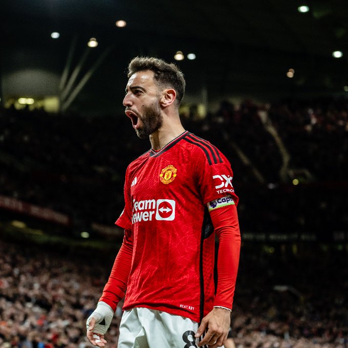 🚨 | OFFICIAL: Bruno Fernandes has been named #mufc Player of the Month for April! 🇵🇹