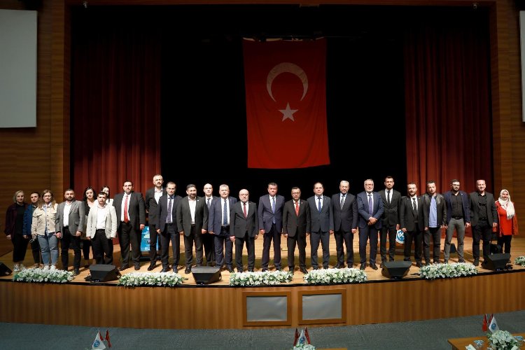 #Eğitim Cumhurbaşkanı Başdanışmanı Sertçelik, Kayseri Üniversitesi'nde konferans verdi: Cumhurbaşkanı Başdanışmanı, Cumhurbaşkanlığı Güvenlik ve Dış Politikalar Kurulu Üyesi Prof Dr Seyit Sertçelik, Kayseri Üniversitesi'nde “Ermeni Soykırımı İddiaları… dlvr.it/T6MNcr