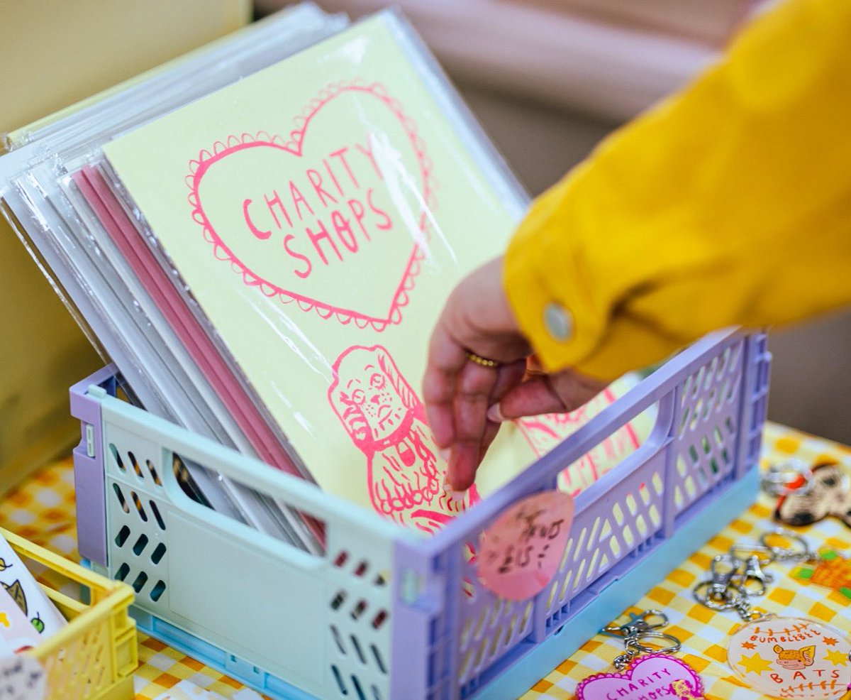 ✨ <a href="/cheshireprintfa/">Cheshire Print Fair</a> is tomorrow! ✨ Come find me and lots of other printmakers in Chester Cathedral, 10-4 😗

(photo credit angela grabowska taken at Blue Moon Market 📸 )