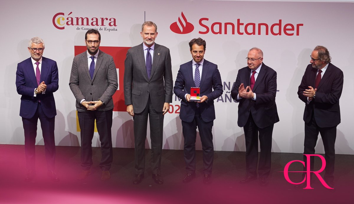 📺TV Directo | El Rey ha entregado el Premio Nacional a la Pequeña y Mediana empresa del Año que organiza la Cámara de Comercio y el Banco de Santander. Galardón que pone en valor el trabajo de las pequeñas y medianas empresas @CasaReal 📡DIRECTO | telemd.es/cve59