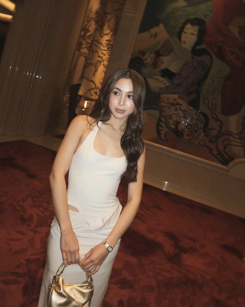 ALAM MO BA? Nag-aral at nagmemorya si Julia Barretto ng ilang salita sa Bahasa, ang pambansang wika ng Indonesia. Nagamit niya ito sa kanyang pagbati sa mga dumalo sa press conference ng #SecretIngredient. Basahin: tinyurl.com/mryrp6xv

📷 juliabarretto