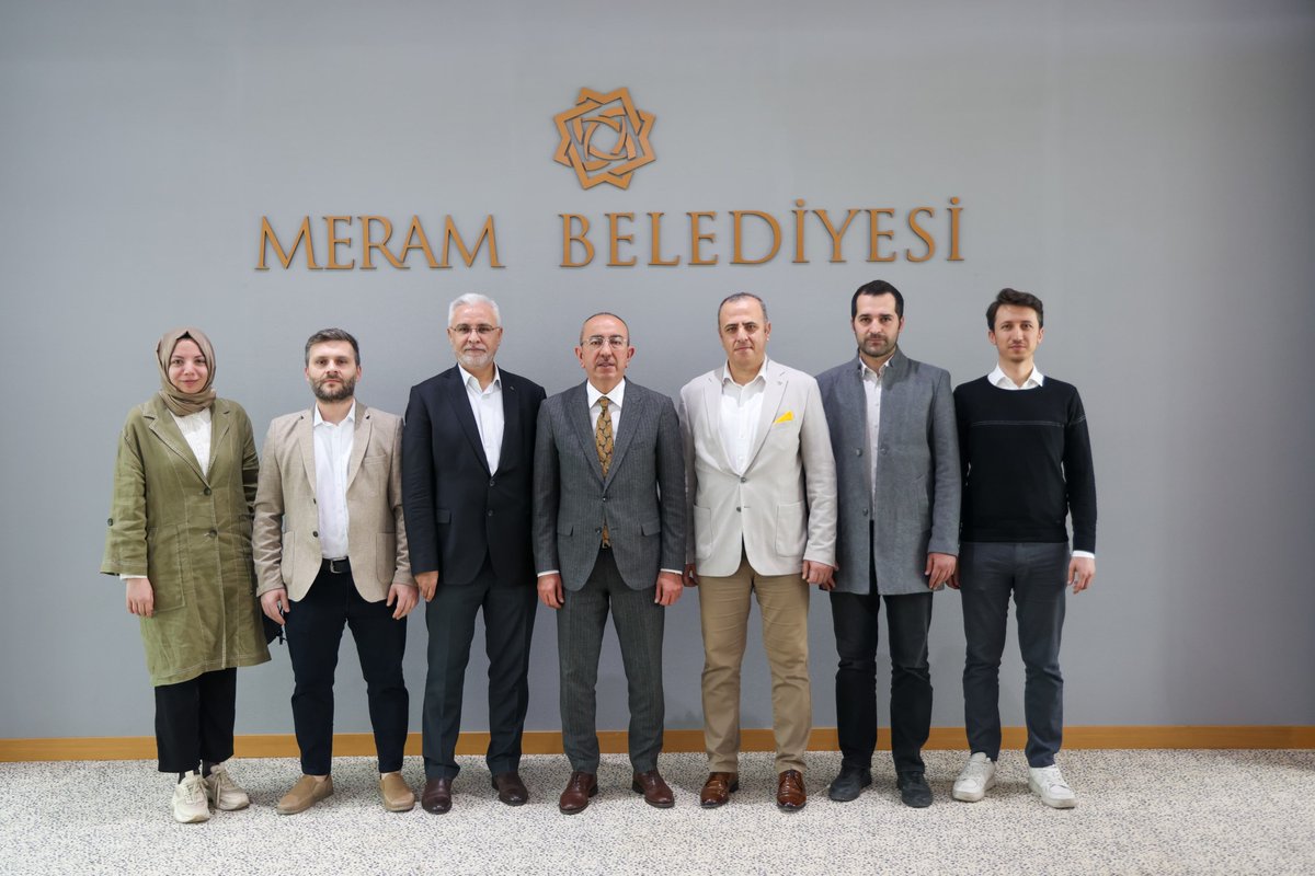Mimarlar Odası Konya Şube Başkanı Ahmet Övet ve oda yönetimini belediyemizde misafir ettik. Ziyaretleri dolayısıyla teşekkür ediyorum.