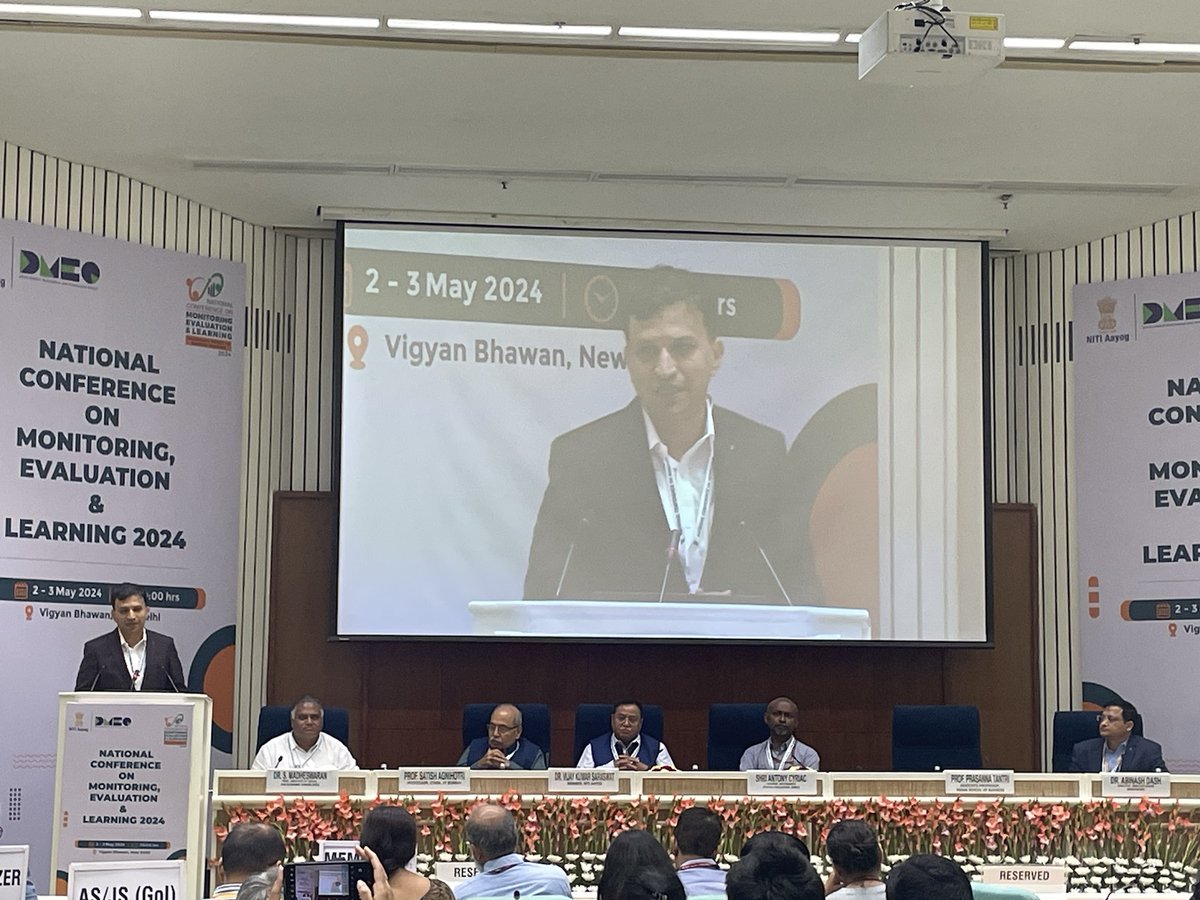 A team of @ISBedu comprising @TantriPrasanna #DeeptiSoni @BIPP_ISB participated in the 'National Conference on Monitoring, Evaluation, and Learning' (#NCMEL2024) organised by @_DMEO @NITIAayog in Delhi, Friday 3 May 2024. Read more: tinyurl.com/2mu6vcxk.