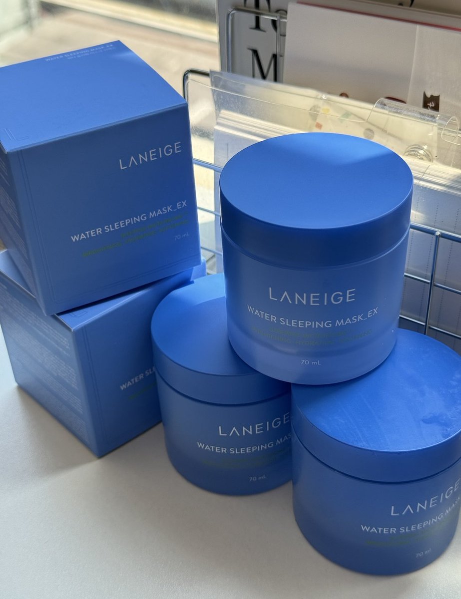 laneige sleeping mask นอกใจไปลองหลายแบรนด์ม้ากก ไม่ก็เวลาเค้าออกสูตรใหม่มาเอ้บมาลองหมดเพราะชอบลาเนจม้าก แต่จะบอกว่ายังไงสูตรสีฟ้าก็ยืน 1 ง่ะ โปรเดือนนี้คือแลงม้ากก 1แถม1 น้าา ตุนน (โนสปอน ชอบจิงTT)
พิกัด (5.5) : s.lazada.co.th/l.3Nic 
Shopee (ลด30%) : shope.ee/6AOmg3AgBE