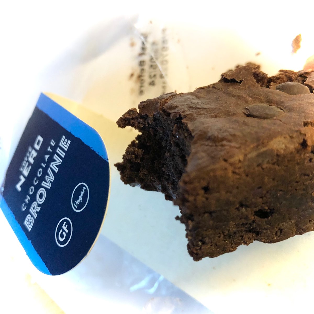 #veganhour @veganhour loved this #plantbased #chocolate brownie from @_CaffeNero_ #glutenfree as well made with #chickpeaflour (super chocolatey and truffle-like with a slight cracked top 😊
