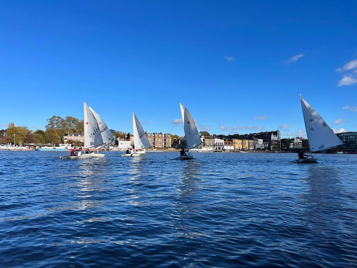 We're currently expecting 10 events, including the 'West London Hospital Trophy' to take place on the tidal Thames this weekend 📆

➡️ hubs.la/Q02v_zcw0

Photo: London Corinthian Sailing Club

#DestinationThames #ActiveThames #RiverThames #London #Kent #Essex #ThamesEstuary