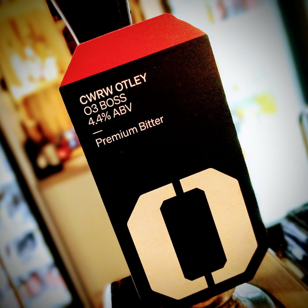 It's not often you get to talk about a brewery coming back from the dead these days, so it's great to have a cask from the renewed, Pontypridd-based Otley. Having disappeared quietly in 2018, they have recently started brewing again. Open at 12noon 👍 #colwynbay #alehouse #pub