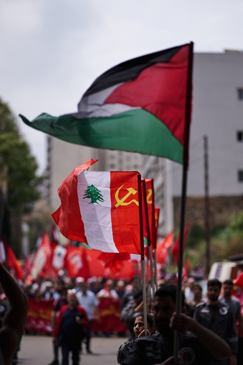 🇱🇧🚩 Quelques photos de la manifestation du 1ᵉʳ mai à Beyrouth.

Manifestation organisée par le Parti communiste libanais.

Le cortège a été rejoint par des forces syndicales, des organisations de jeunesse et des forces politiques libanaises comme palestiniennes.