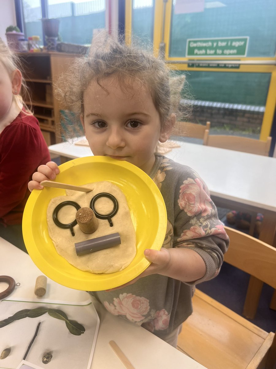 🌟 Our nursery class had a blast today making faces with play dough and loose parts! 😊🎨 Such a fun and creative way to explore emotions and express ourselves. #EarlyYears #PlayBasedLearning #CreativityInEducation @MillbrookP