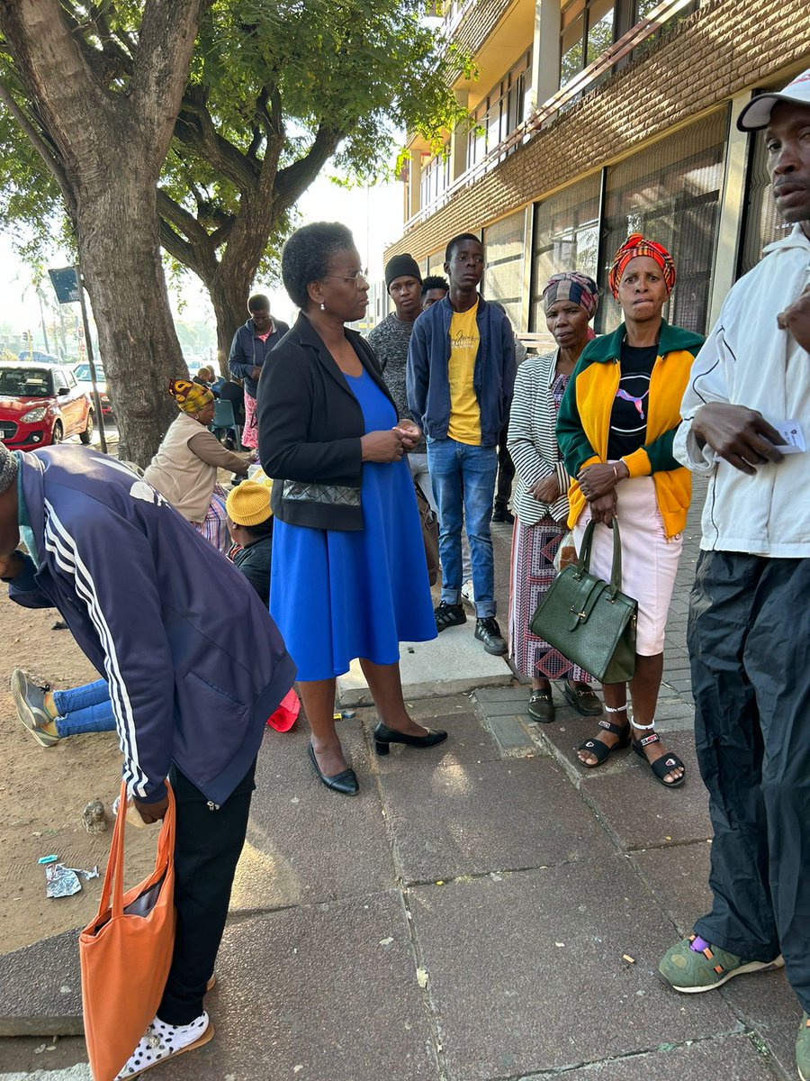 ❌The DA is visiting SASSA pay-points around SA to inspect the social grant system collapse.

Pensioners, forced to stand in long queues, expressed disgust at the ANC's failure.

The DA will protect social grants, fight to lower food prices and create more jobs.

#RescueSA