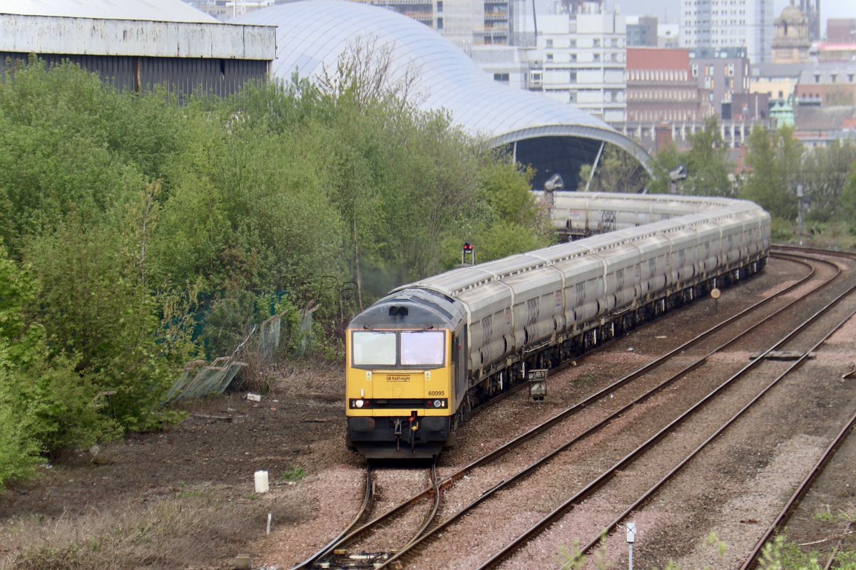GBRf #Class60 60095 ‘WHERNSIDE’ hauling 6N19 0932 Lynemouth Power Station > Tyne Coal Terminal across Park Lane Jn (Gateshead)