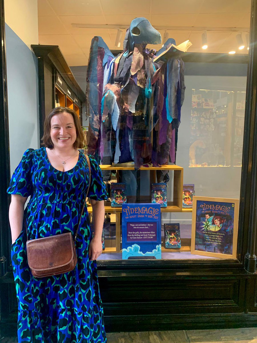 It’s not everyday you see a magical grilk in the window! 🐚🪄 Thanks to @BooksGreenwich for the wonderful window to celebrate the launch of Tidemagic: The Many Faces of Ista Flit @clareharlow, illustrated by Karl James Mountford.