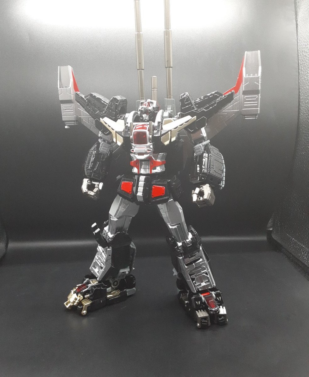 justis10's tweet photo. #ダンクーガ
#千値練
#METAMORFORCE
なぜか各所でやたらフィギュア化されるダンクーガです https://t.co/6lJRmOGt5X