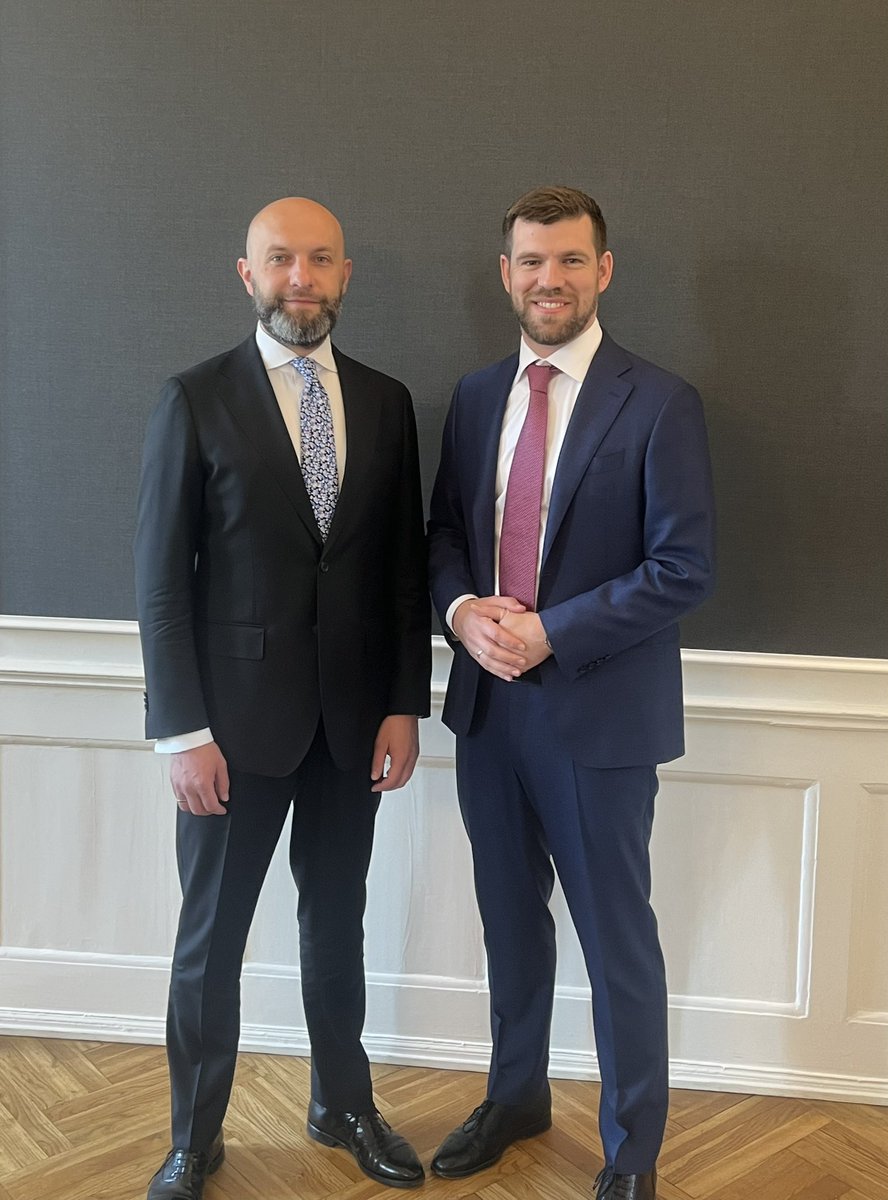 Denmark stands united in our support for Ukraine. I’ve just had a great conversation with ambassador @yanevskyi on how we can continue to back Ukraine in their fight for freedom, self governance and democracy 🇩🇰🇺🇦#SlavaUkraini #StrongerTogether #dkpol