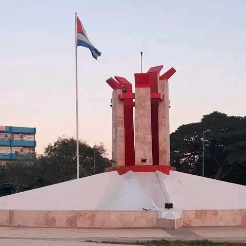 Vibro la provincia Avileña este primero de mayo con un desfile que surco los cielos al más alto estilo de nuestro LATIR AVILEÑO. #capitalLate