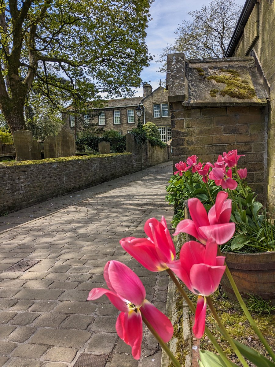 We're hoping for more sunny weather over the May Bank Holiday ☀️ We'll be open across the long weekend, 10am to 5pm - and from now until the end of September, our summer opening times include Mondays! 🎉 Plan your visit here: bronte.org.uk/visit-us