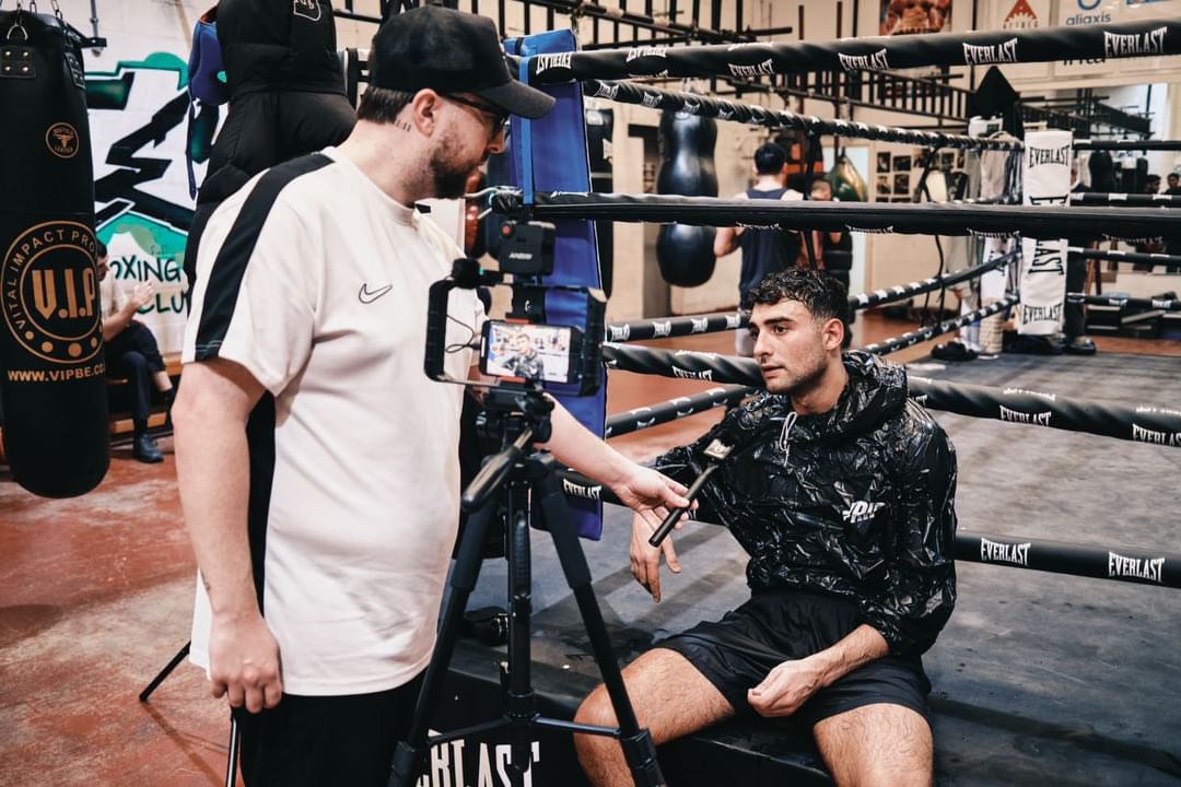 It was great to speak with @aadam_hamed as we discussed pressure, becoming a star, moving to Manchester to be trained by @JamieMoore777 & signing a promotional deal with @FrankWarren 🎥 youtu.be/Slkq66rby6c?si… #boxing