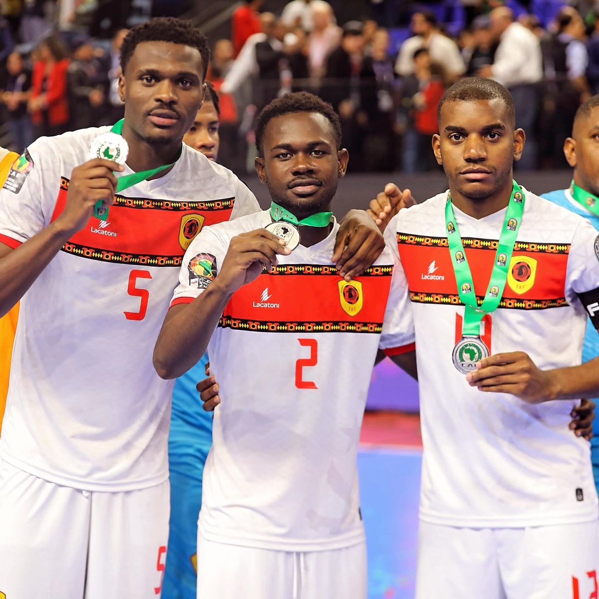 It's an #AFCONFutsal2024 themed Friday Feeling with an Angolan scent of Silver. 🇦🇴🥈