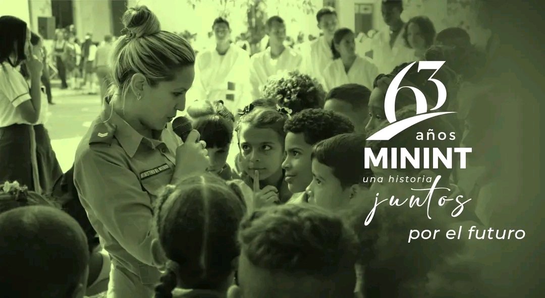 Les contamos que esta instantanea fue tomada en uno de nuestros festivales de orientación vocacional en las escuelas y otros ámbitos de #Cuba. 
¡Feliz jornada!
#ComerciodelPueblo 
#63Minint
#UnaHistoriaJuntos 
#MinintCuba