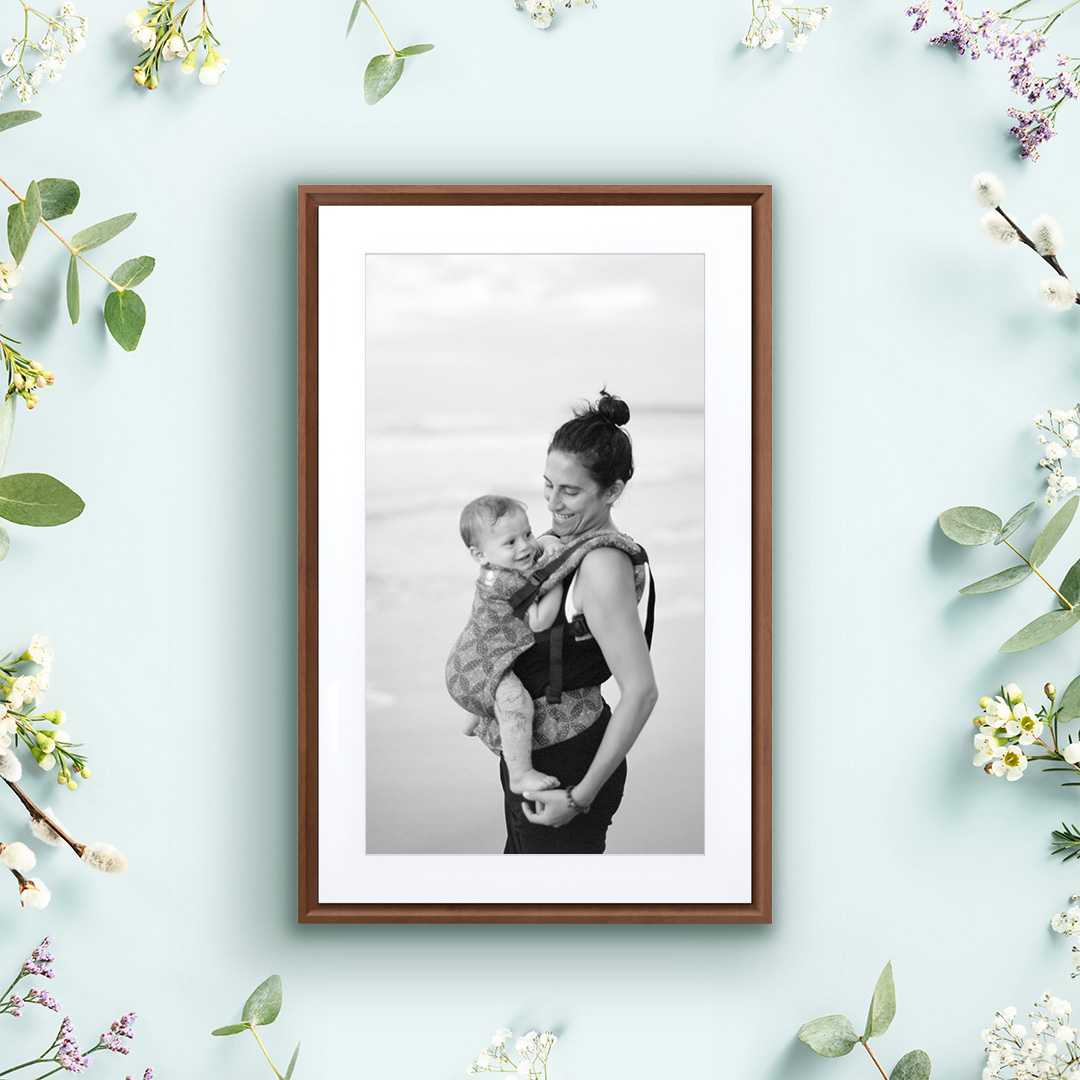 Embrace the beautiful moments moms have painted into our lives, for they are the true masterpieces. Meet Meural: netgear.com/home/digital-a… #MeetMeural #DigitalCanvas #DigitalDisplay #Art #HomeDecor #blockchain #artlovers #crypto #nft #MothersDay #Gifts