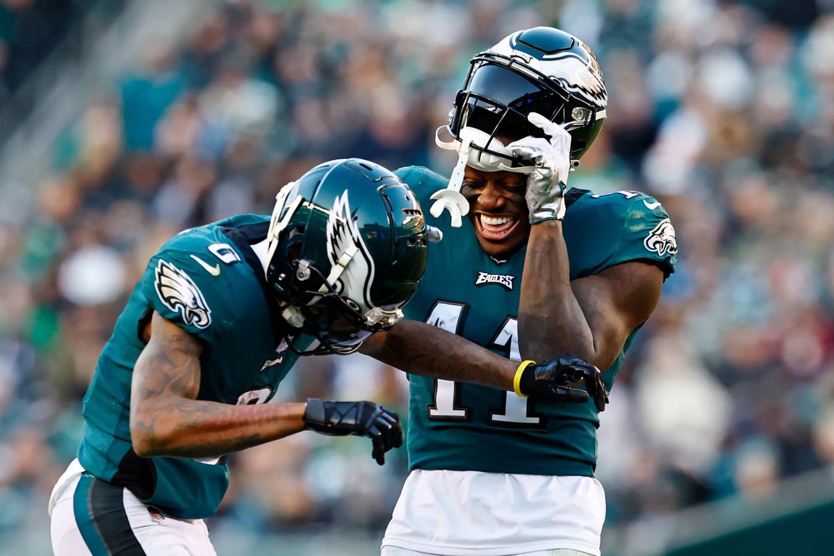 Just think a mere few years ago #Eagles had 

- Travis Fulgham
- Nelson Agholor
- Jalen Reagor
- Greg Ward Jr
- Quez Watkins

Oh how times have changed! #FlyEaglesFly