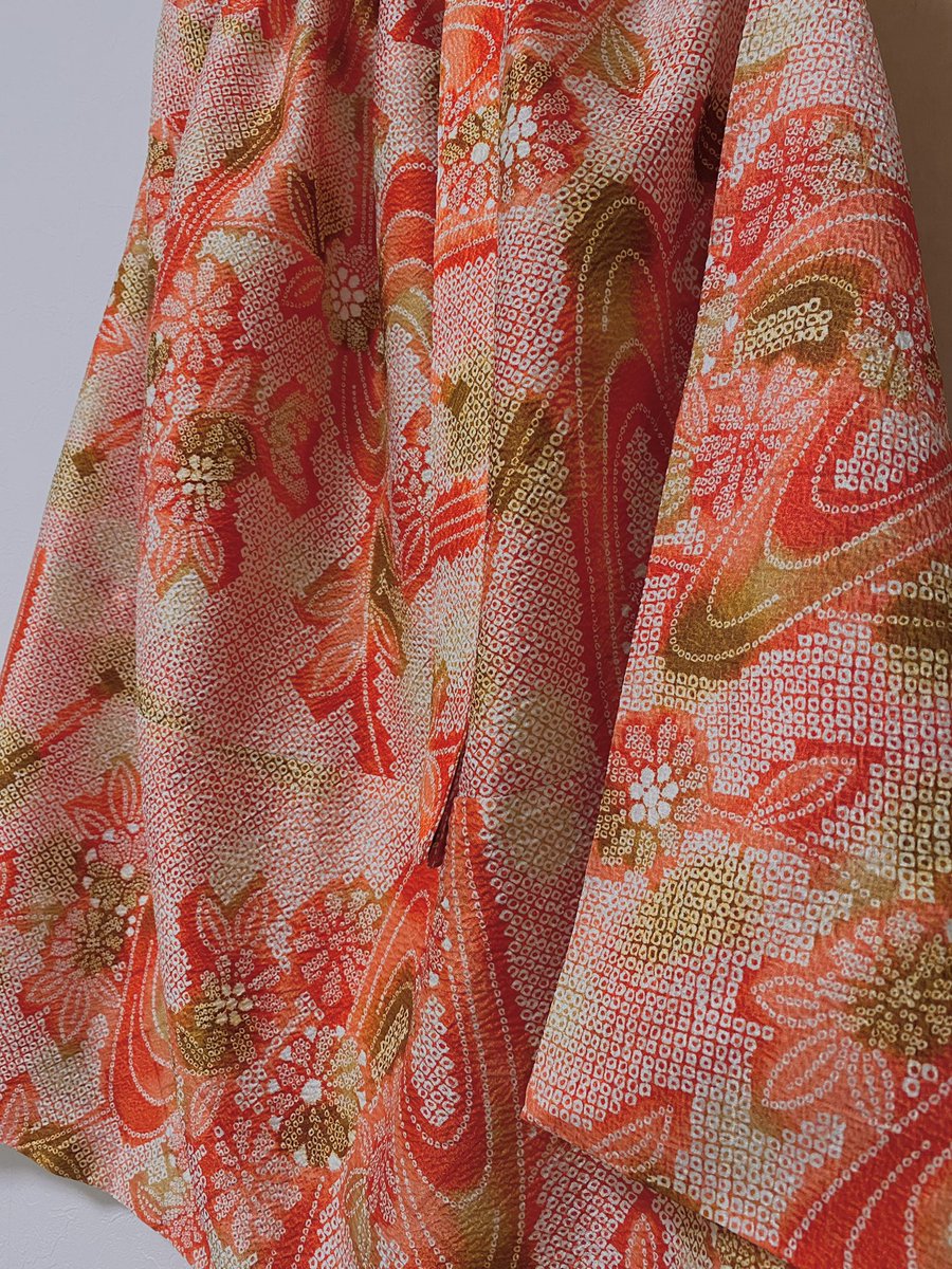 🧵✨👘
可愛いもようの
化繊の着物リメイクスカートが
完成しました❤️

後日minneにUPします🥰

#nadeshikolifetimes #着物リメイク　
#きもの女子 #着物好き #着物女子
#着物着たい　#和柄好き
#御朱印集め巡り #お稽古着 #kimono
#minneにて販売中
#スカートコーデ