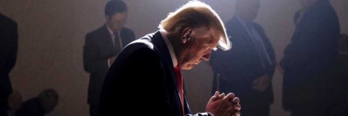 This man is fighting an evil that we can not begin to comprehend or imagine. Pray for President Trump!🙏