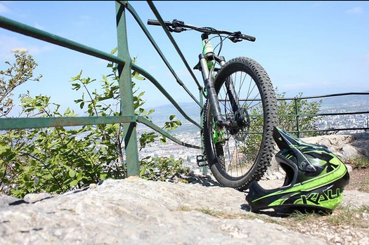 VTT_annecy's tweet photo. Découvrez nos VTT electriques #Lapierre pour nos sorties encadrées dans le Semnoz au dessus d'Annecy !
Pour réserver c'est par ici: https://t.co/CJVNCqfysi !
#annecy #semnoz #vtt #ebike https://t.co/xY13eO8qSe