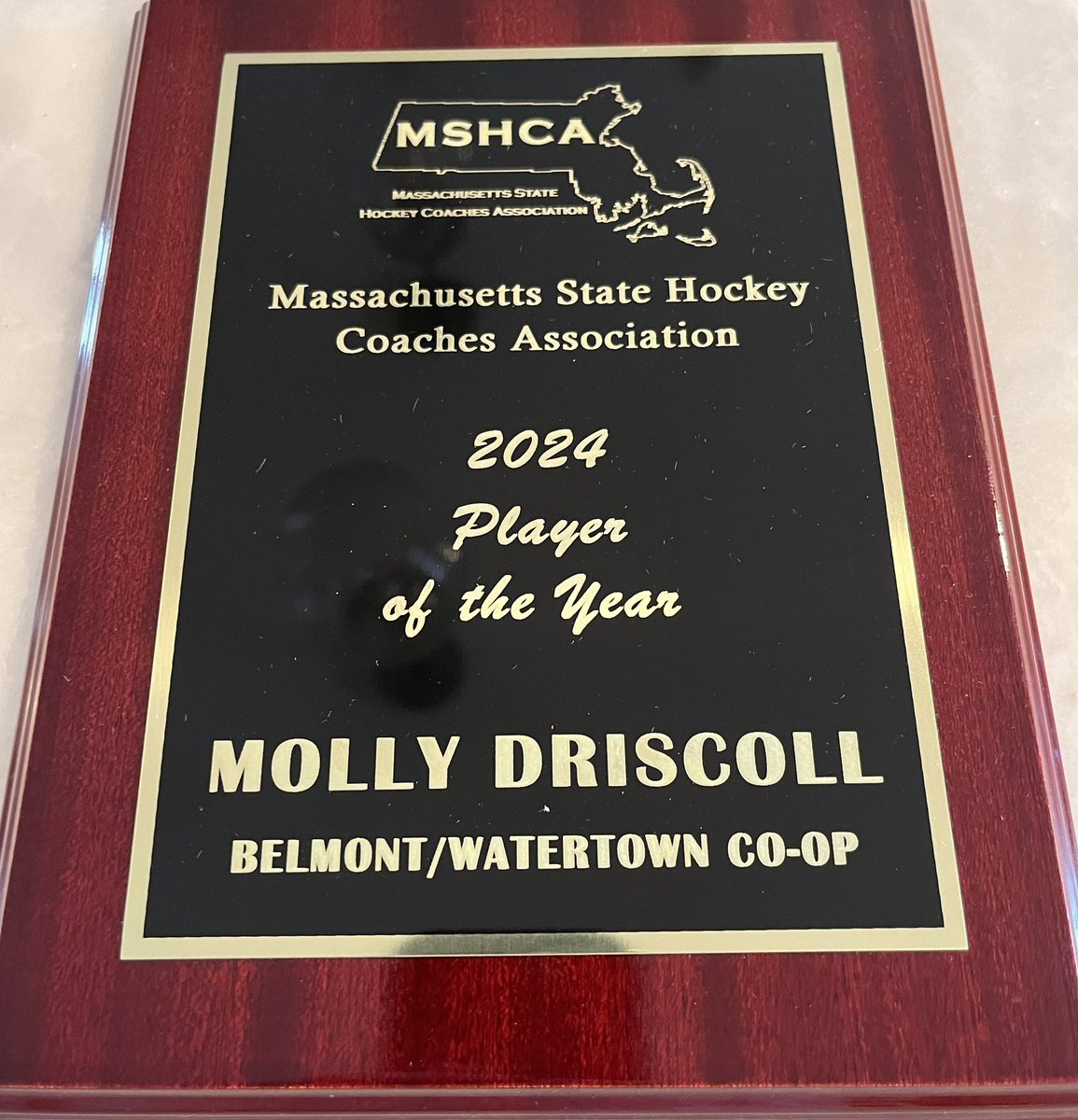 Belmont/Watertown’s Molly Driscoll has been named the Massachusetts hockey coaches association girl’s player of the year! Congratulations, Molly! @WatertownMANews @BKelleher2415 @MSHCA1 @BGlobeSports @BosHeraldSports @MassHSHockey @MHLbbiglive @bhsmarauders