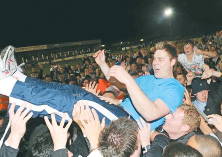 1️⃣3️⃣ years ago
@chorleyfc beat @AFCFylde 
 3️⃣0️⃣0️⃣0️⃣ Magpies on Play Off Friday Night

A unbelievable season , Chorley went from crowds of 300 to over 1100 every home game!

Garry Flitcroft and Matty Jansen were a brilliant management team @mrmjansen 
@andyharryt 
@jamievermiglio