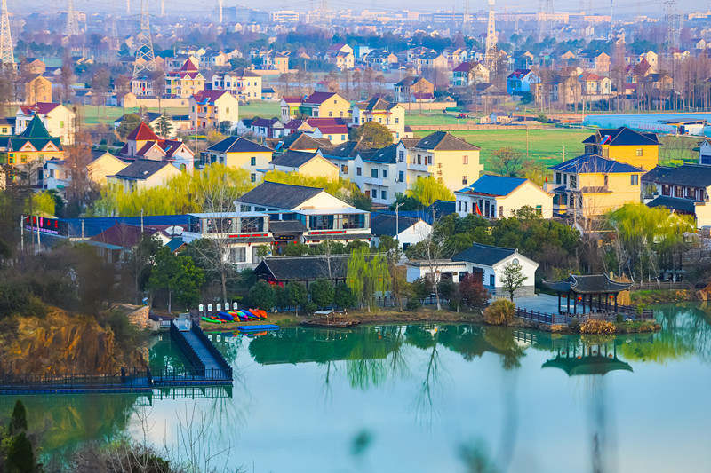 Jiascinating's tweet image. Discover the Tranquil Charm of Rural China through the Eyes of a Canadian Designer Turned Son-in-law. 🌾 Embark on a Journey to Embrace the Serenity and Beauty of Life in the Heart of Jiaxing. 🏞️ #ChinaAdventure #RuralRetreat #CulturalImmersion