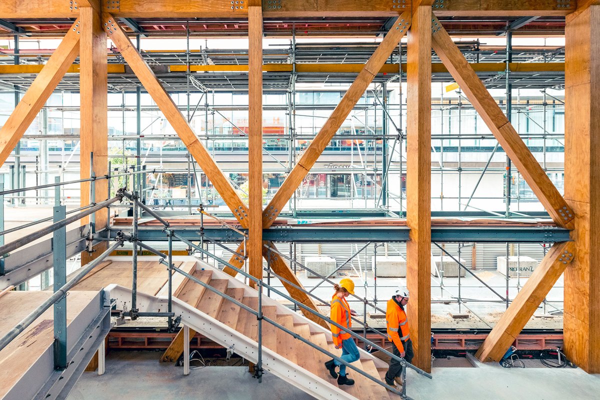 The engineered timber foyer structure at the Court Theatre, NZ is complete! haworthtompkins.com/news/innovativ… 📸@christchurchcc #HaworthTompkins #CourtTheatreNZ #Architecture #Timber