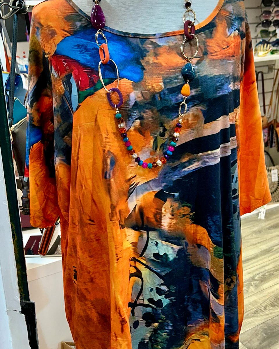 They always have such beautiful pieces at Mega Catchy - this piece recently sold out and many customers waited patiently for it to return to stock, so make sure you pop in soon so you don't miss out 🙌😍 You'll find them in the Eyre Square Shopping Centre, across from JD Sports!